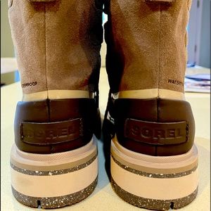 Sorel Ladies Snow Boots size 9